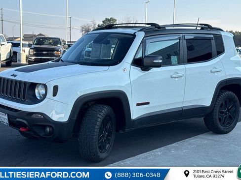 Used 2018 Jeep Renegade Trailhawk image 6