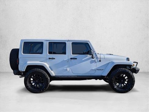 Used 2017 Jeep Wrangler Unlimited Sahara w/ Connectivity Group image 4