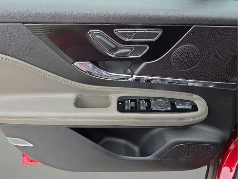 New 2026 Lincoln Corsair Premiere image 14