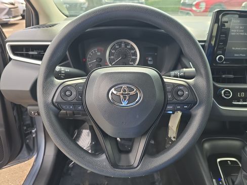 Used 2022 Toyota Corolla LE FWD image 27