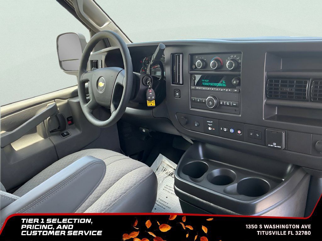 Used 2025 Chevrolet Express 3500 LT w/ LT Preferred Equipment Group RWD image 15