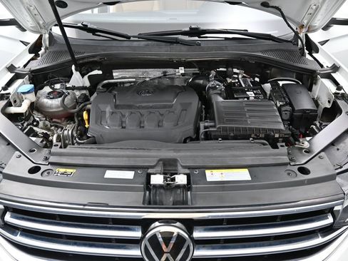 Used 2022 Volkswagen Tiguan SE image 35