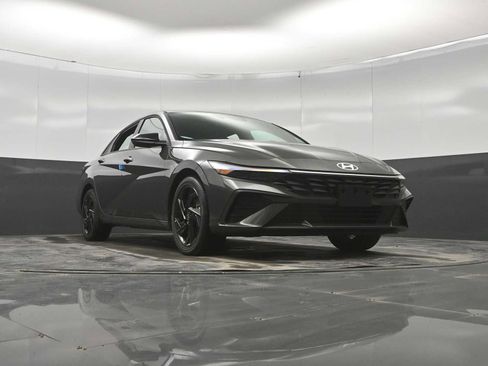 New 2026 Hyundai Elantra SEL Sport FWD image 31