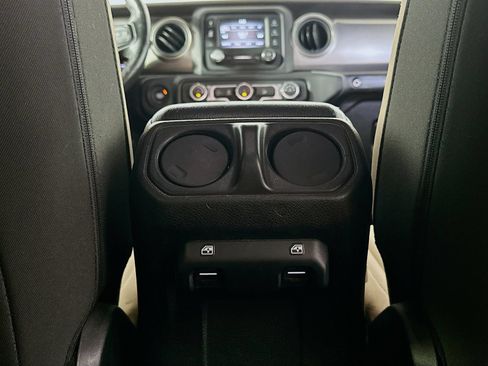 Used 2018 Jeep Wrangler Unlimited Sport S AWD/4WD image 25
