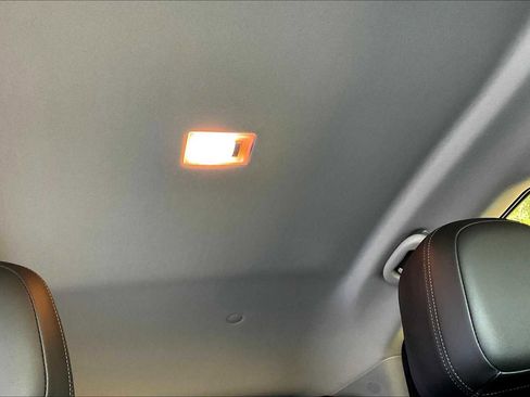 Used 2022 Buick Encore Preferred w/ Safety Package image 11