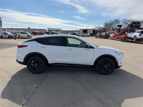 New 2026 Buick Envista Sport Touring image 2