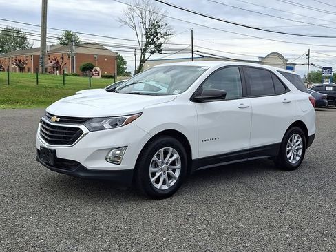 Used 2021 Chevrolet Equinox LS w/ LS Convenience Package FWD image 3