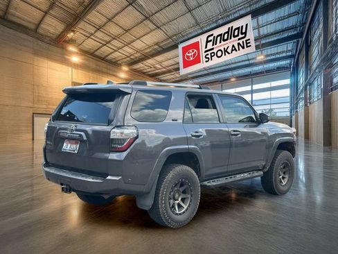 Used 2019 Toyota 4Runner SR5 AWD/4WD image 4