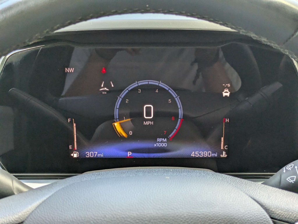 Used 2024 Chevrolet Trax LT w/ Driver Confidence Package FWD image 28