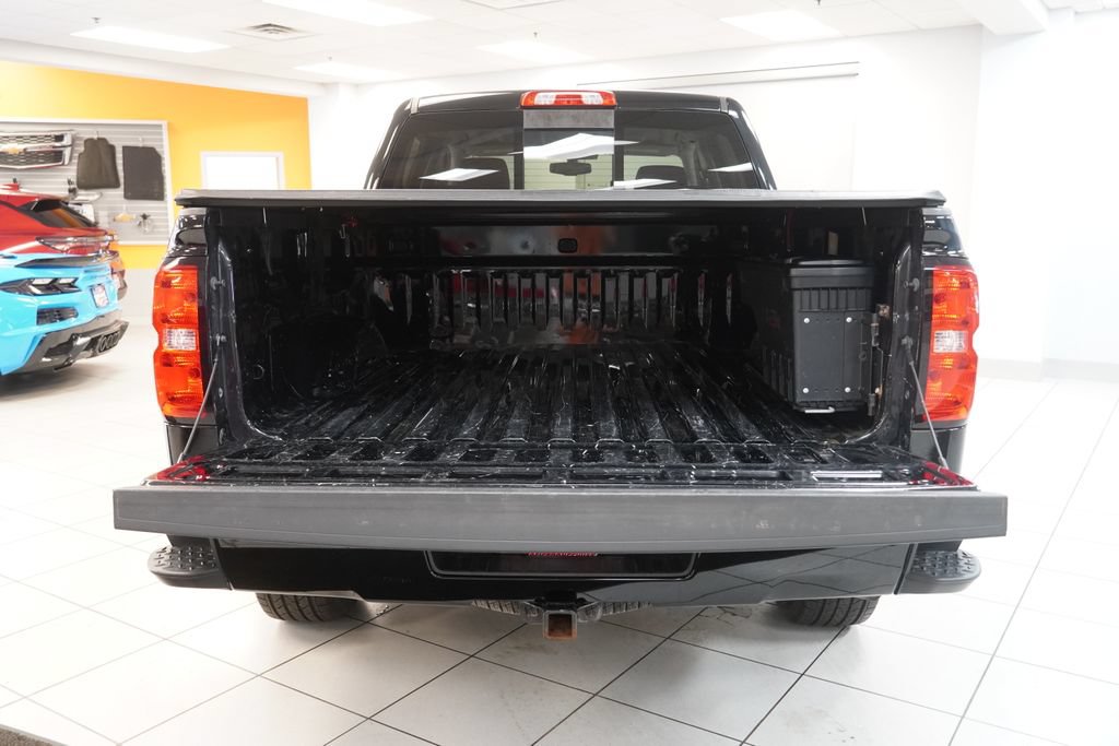 Used 2017 Chevrolet Silverado 1500 LT w/ All Star Edition AWD/4WD image 9