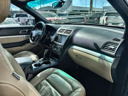 Used 2016 Ford Explorer XLT w/ Equipment Group 202A image 28