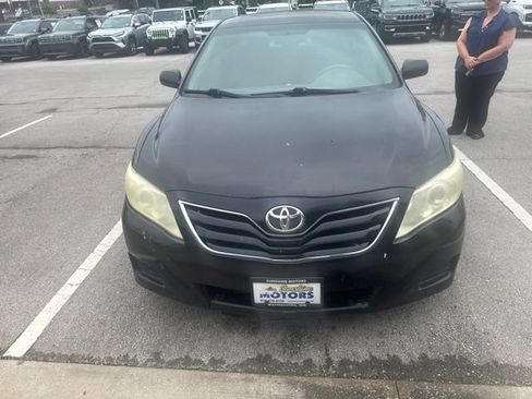 Used 2010 Toyota Camry LE FWD image 1