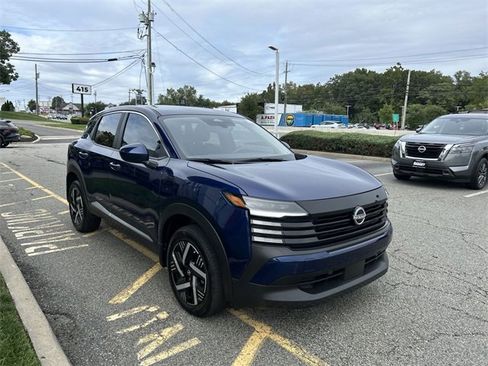 Certified 2025 Nissan Kicks SV image 2