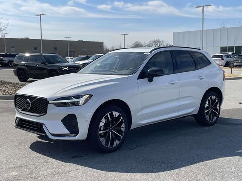 New 2026 Volvo XC60 B5 Plus w/ Protection Package Premier image 24