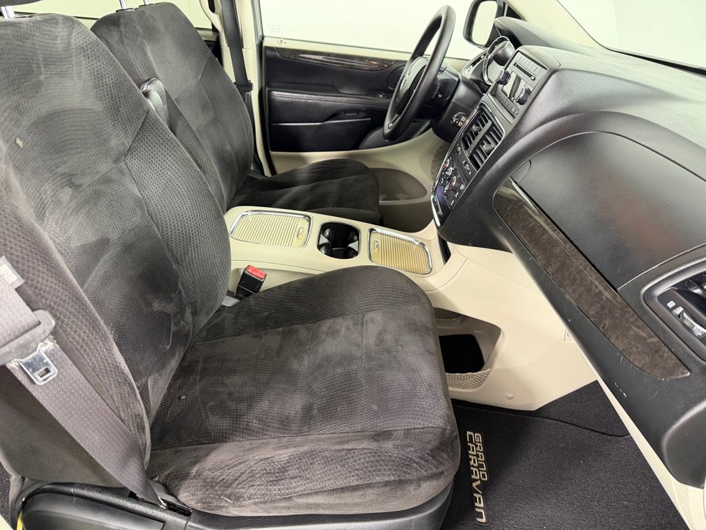 Used 2014 Dodge Grand Caravan SXT FWD image 23