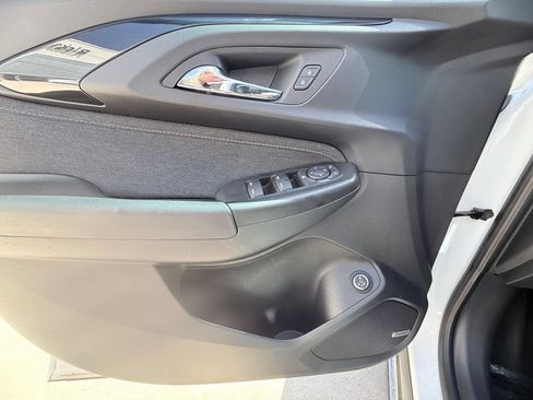 Used 2021 Chevrolet TrailBlazer ACTIV w/ Sun and Liftgate Package FWD image 9