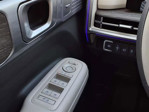 Certified 2025 Hyundai Santa Fe Calligraphy image 18