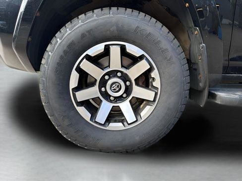 Used 2021 Toyota 4Runner TRD Off-Road Premium w/ Moonroof Package AWD/4WD image 18