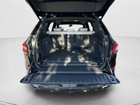 Used 2022 BMW X5 M50i image 28