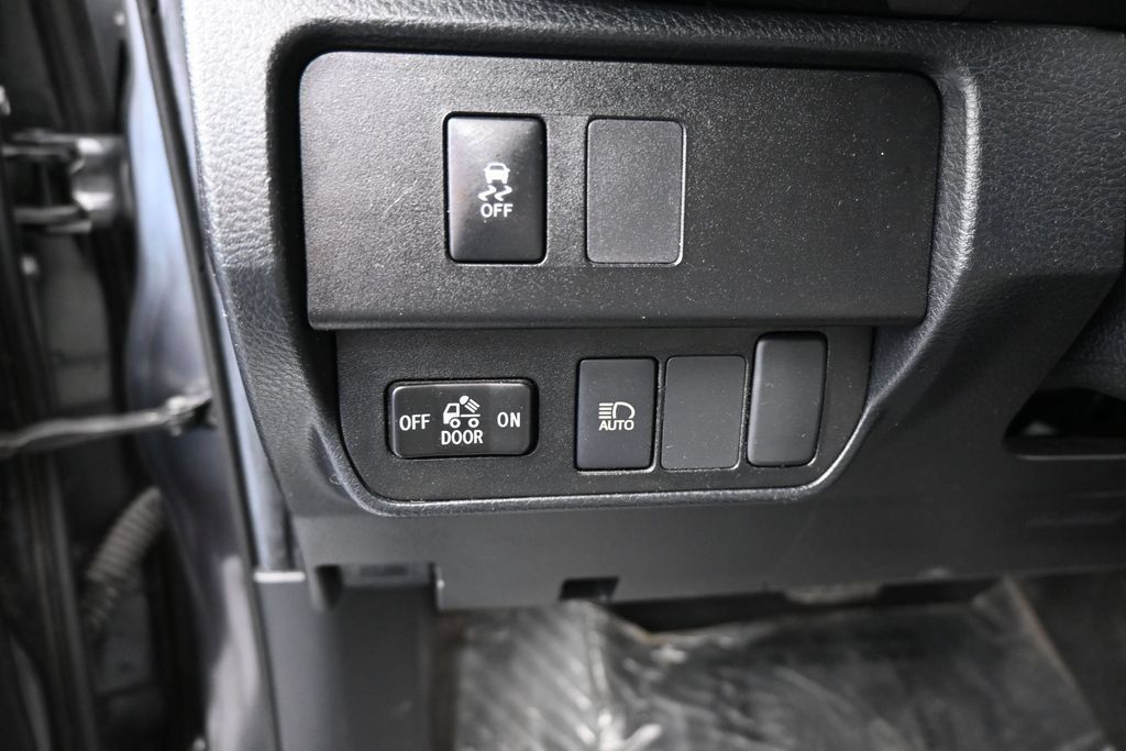 Used 2022 Toyota Tacoma SR5 w/ Technology Package RWD image 12