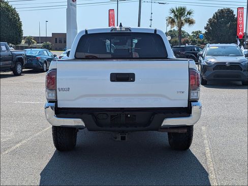 Used 2021 Toyota Tacoma TRD Off-Road AWD/4WD image 4