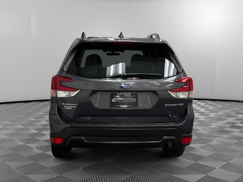 Used 2021 Subaru Forester Premium image 4