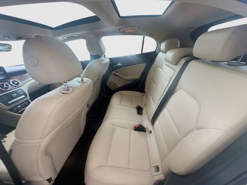 Used 2019 Mercedes-Benz GLA 250 image 33