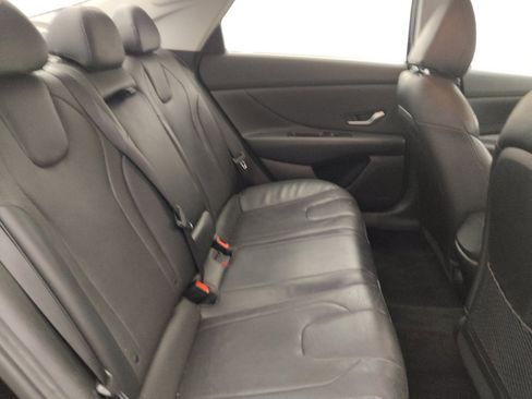 Used 2022 Hyundai Elantra Limited FWD image 19