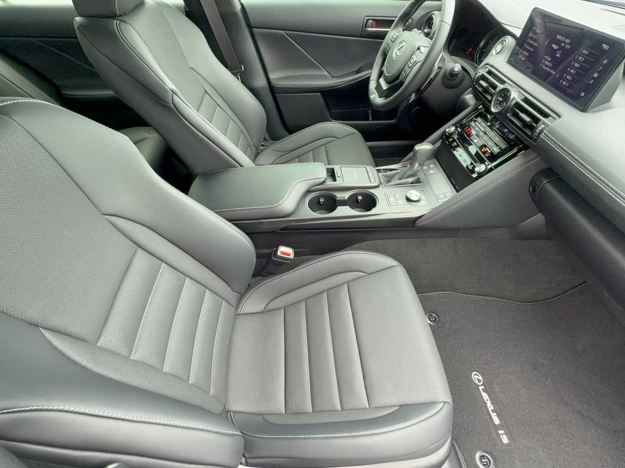 Used 2025 Lexus IS 350 F Sport w/ Navigation Package RWD image 30