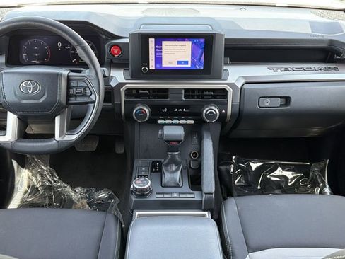 Certified 2025 Toyota Tacoma TRD Off-Road image 35