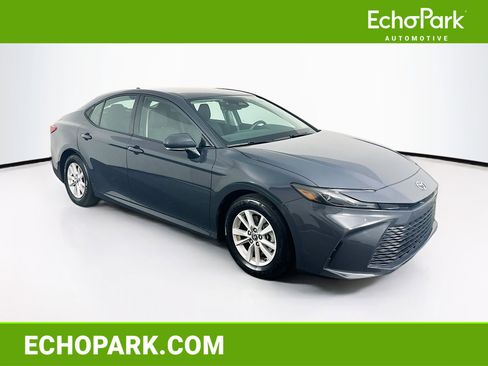 Used 2025 Toyota Camry LE image 1