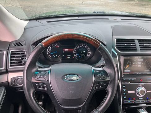 Used 2016 Ford Explorer Platinum AWD/4WD image 7