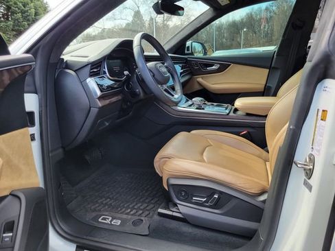 Used 2020 Audi Q8 Prestige w/ Prestige Package AWD/4WD image 9
