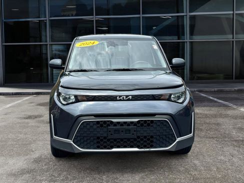Used 2024 Kia Soul LX w/ Option Group 015 FWD image 2