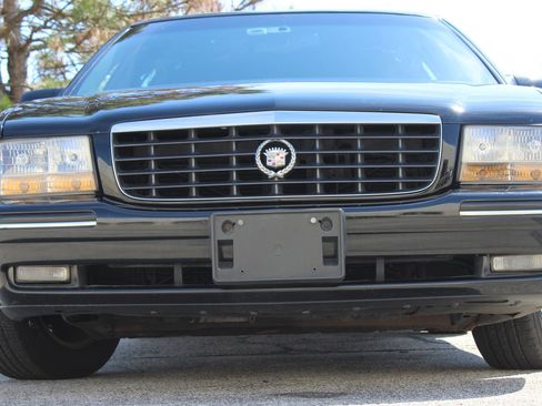 Used 1999 Cadillac De Ville Concours image 23