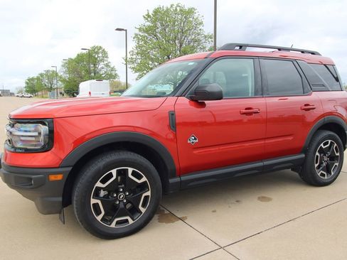 Used 2023 Ford Bronco Sport Outer Banks AWD/4WD image 16