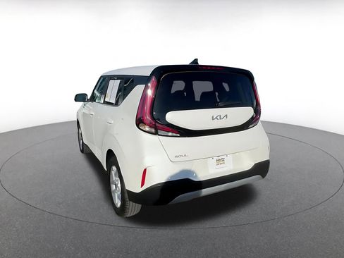 Used 2025 Kia Soul LX w/ LX Technology Package image 11