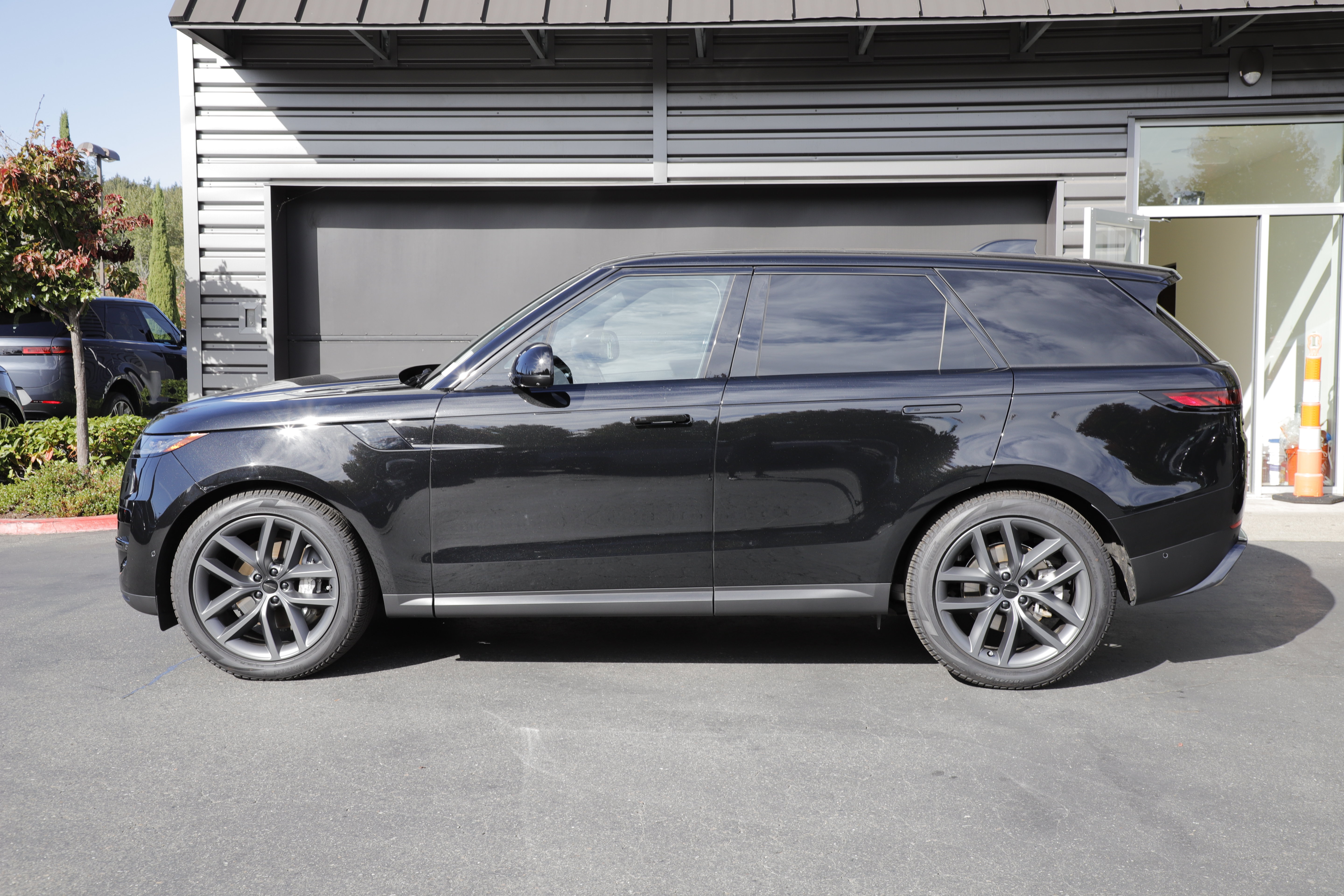 Certified 2026 Land Rover Range Rover Sport SE AWD/4WD image 7