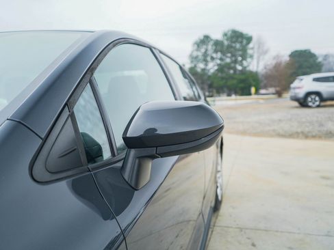 Used 2023 Toyota Corolla LE image 32