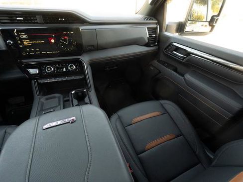 Used 2026 GMC Sierra 2500 AT4 image 18