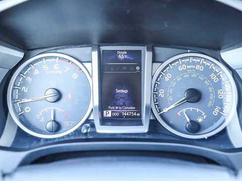 Used 2017 Toyota Tacoma Limited image 22