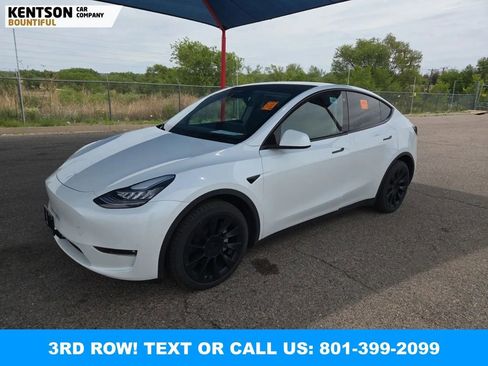 Used 2022 Tesla Model Y Long Range AWD/4WD image 1