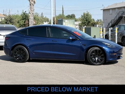 Used 2022 Tesla Model 3 Long Range AWD/4WD image 4
