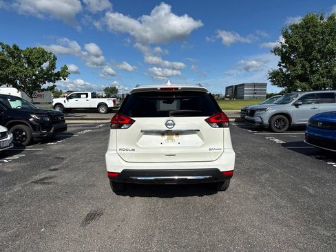 Used 2019 Nissan Rogue SV w/ Premium Package AWD/4WD image 8