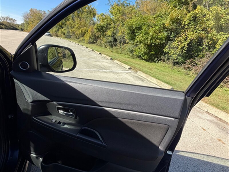 Used 2012 Mitsubishi Outlander Sport SE FWD image 22
