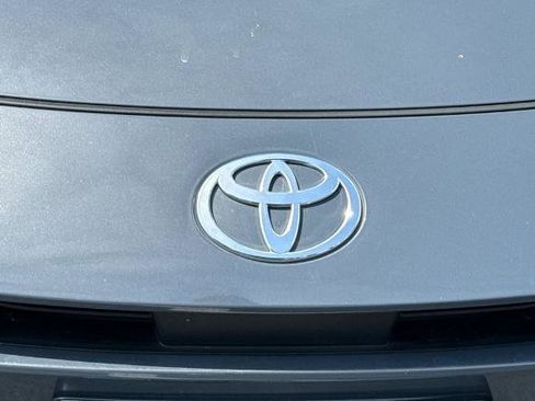 Used 2025 Toyota Prius XLE FWD image 8