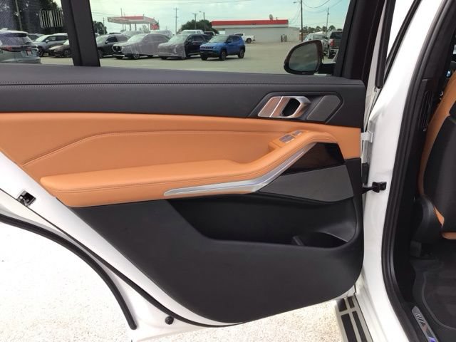 Used 2023 BMW X7 xDrive40i w/ Executive Package AWD/4WD image 14