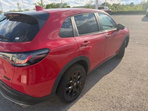 Used 2023 Honda HR-V Sport image 4