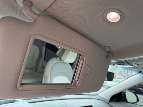 Used 2024 Genesis GV60 RWD image 43