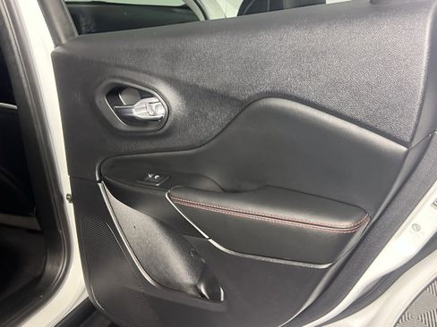 Certified 2022 Jeep Cherokee Trailhawk w/ Technology Group B image 28